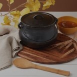 Smith & Clark 4-Quart Cast Iron Cauldron Pot with Handle NWT Viral Halloween