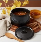Smith & Clark 4-Quart Cast Iron Cauldron Pot with Handle NWT Viral Halloween